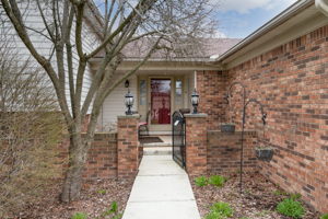 1867 N Lake Dr, Troy, MI 48083, USA Photo 6