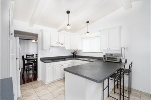 1867 N Lake Dr, Troy, MI 48083, USA Photo 19