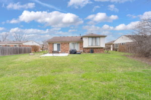 1867 N Lake Dr, Troy, MI 48083, USA Photo 8