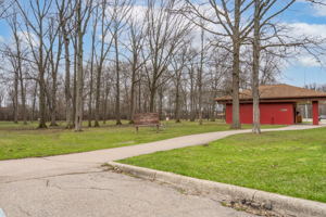 1867 N Lake Dr, Troy, MI 48083, USA Photo 13