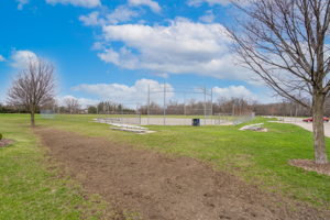 1867 N Lake Dr, Troy, MI 48083, USA Photo 12