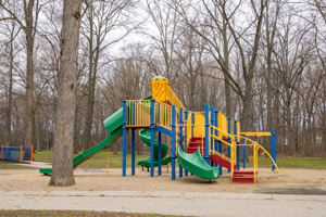 1867 N Lake Dr, Troy, MI 48083, USA Photo 14