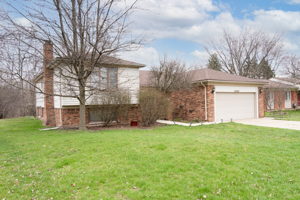 1867 N Lake Dr, Troy, MI 48083, USA Photo 3