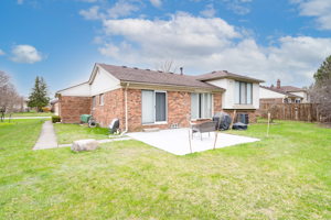 1867 N Lake Dr, Troy, MI 48083, USA Photo 10