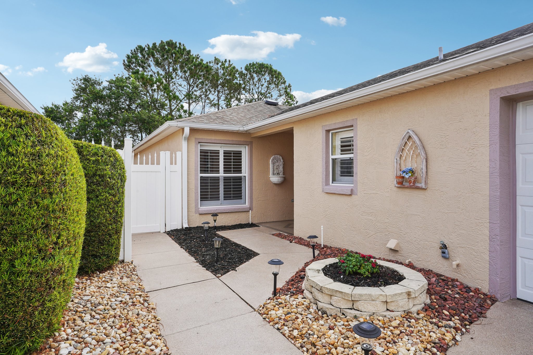 Dalton Dr-S0710-005.jpg