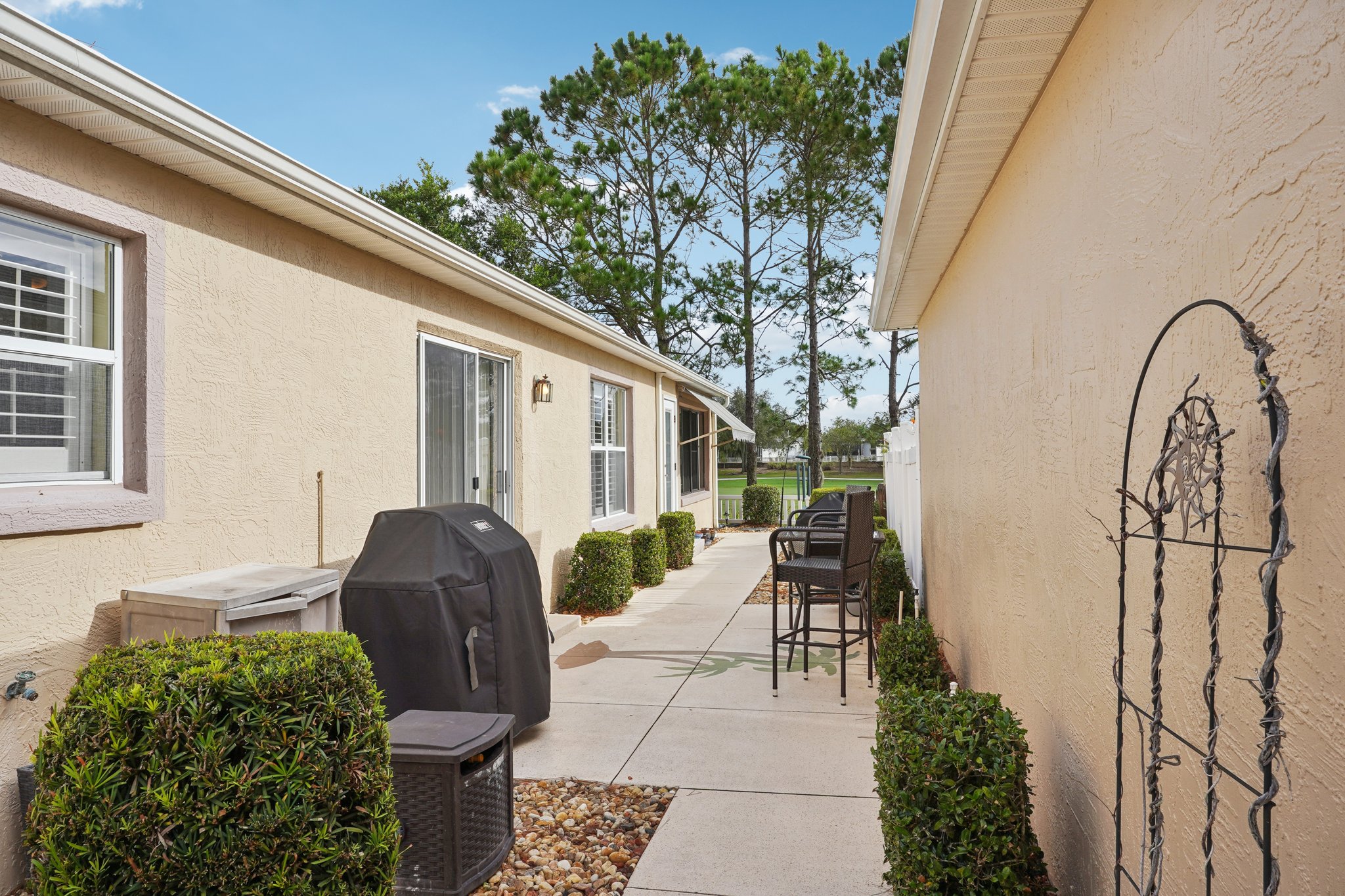 Dalton Dr-S0710-038.jpg