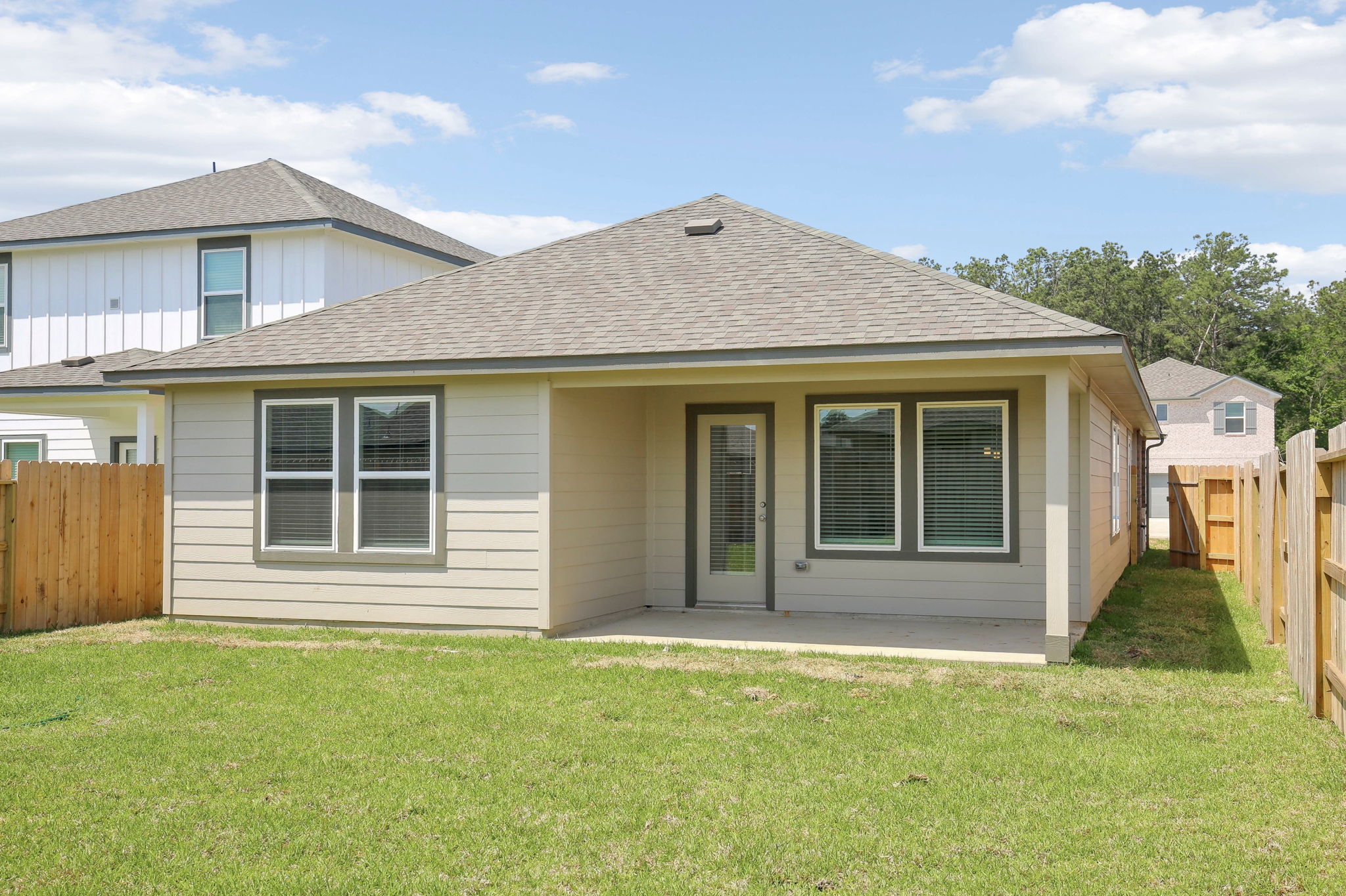 Houston-Landing Meadows-18681 Presswood Wy Dr, New Caney, TX 77357-030