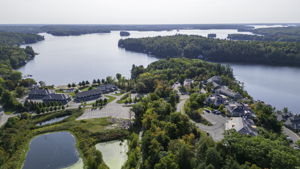  Photo 44