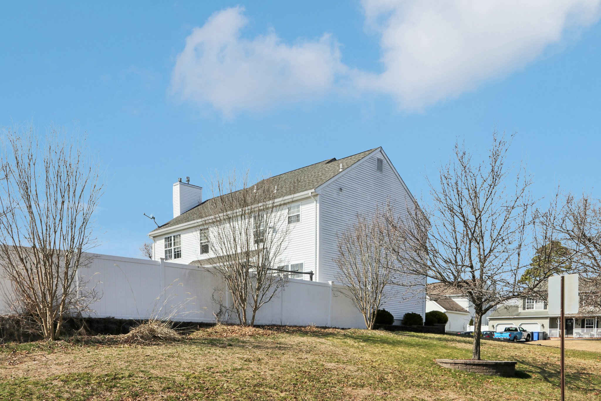 Compass Rd-S2103-005.jpg