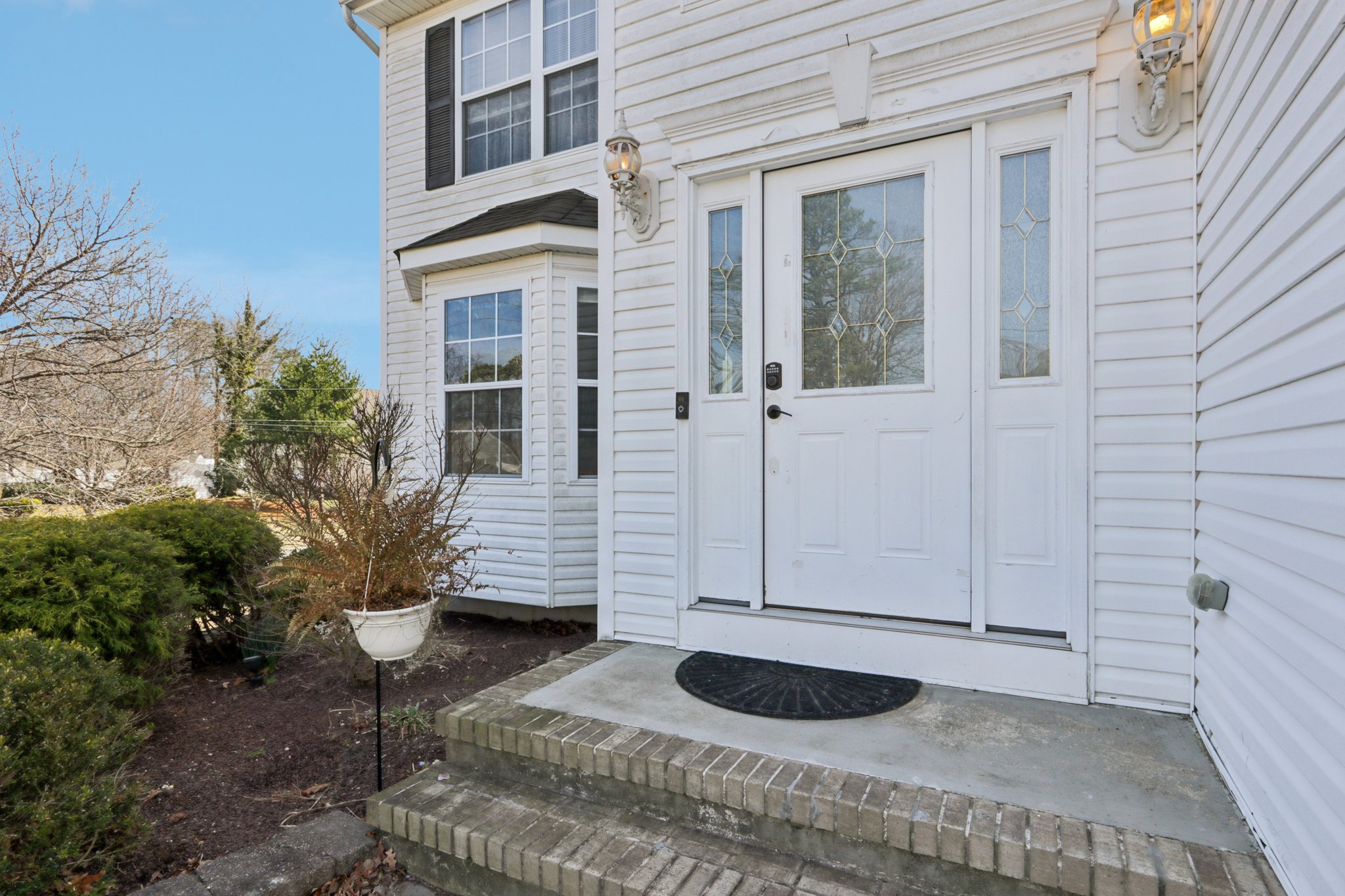 Compass Rd-S2103-006.jpg