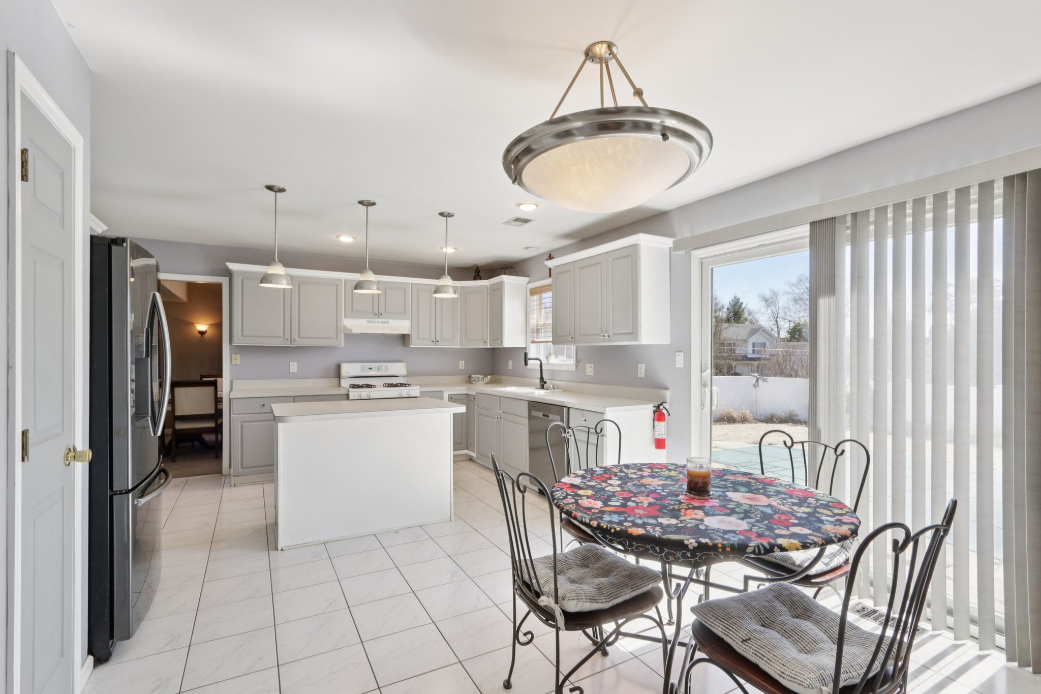 Compass Rd-S2103-013.jpg