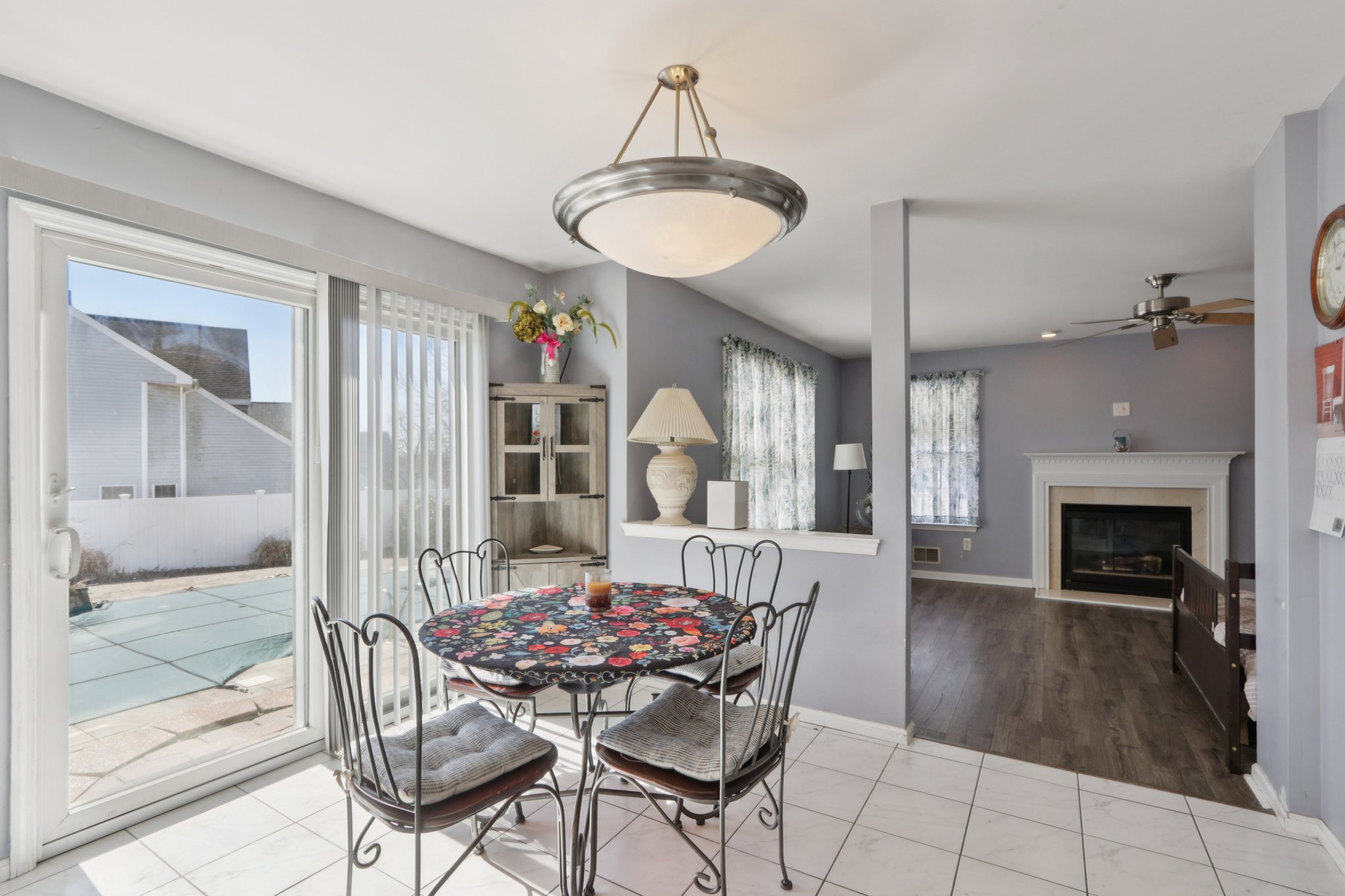 Compass Rd-S2103-014.jpg