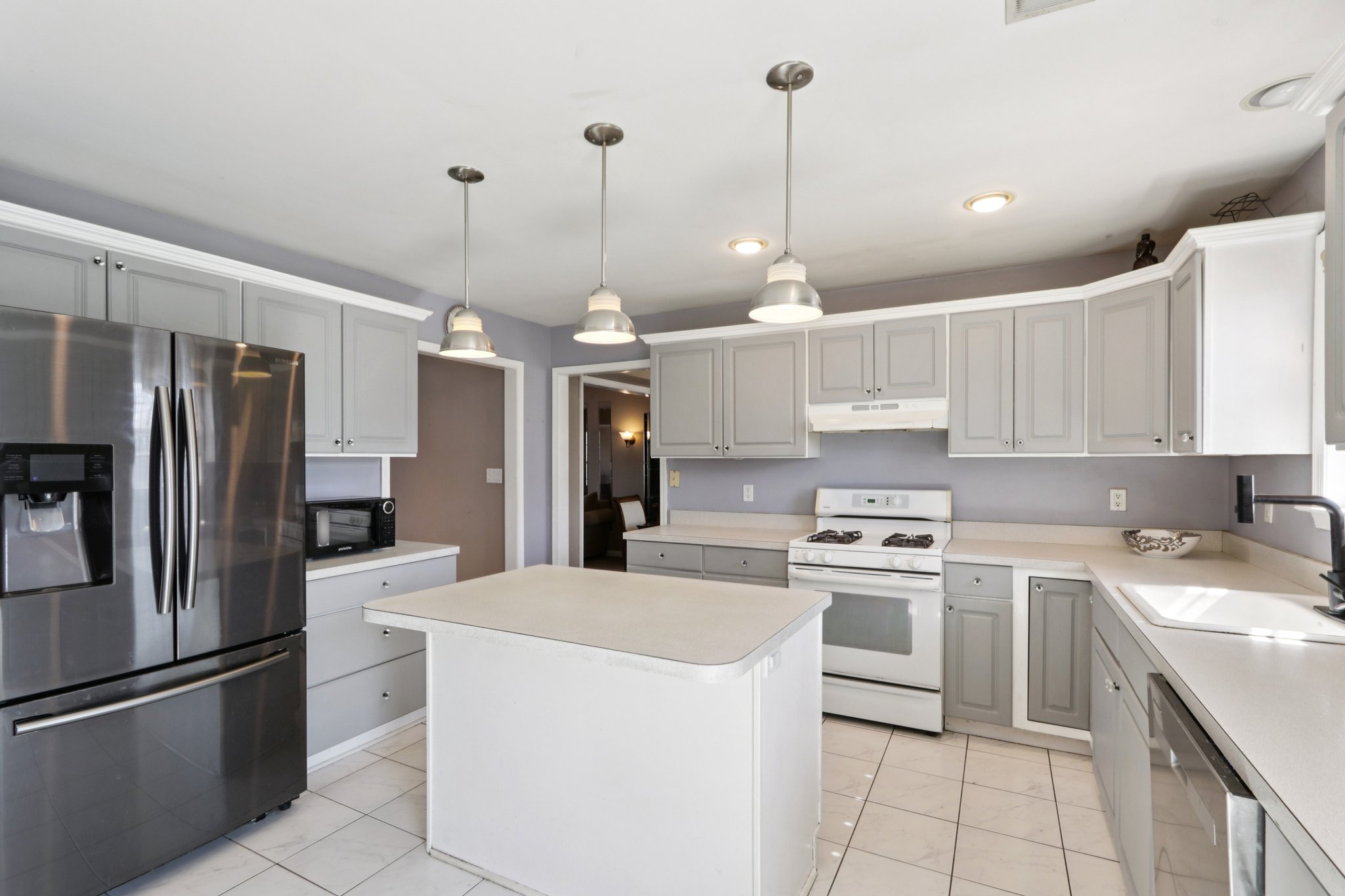 Compass Rd-S2103-021.jpg