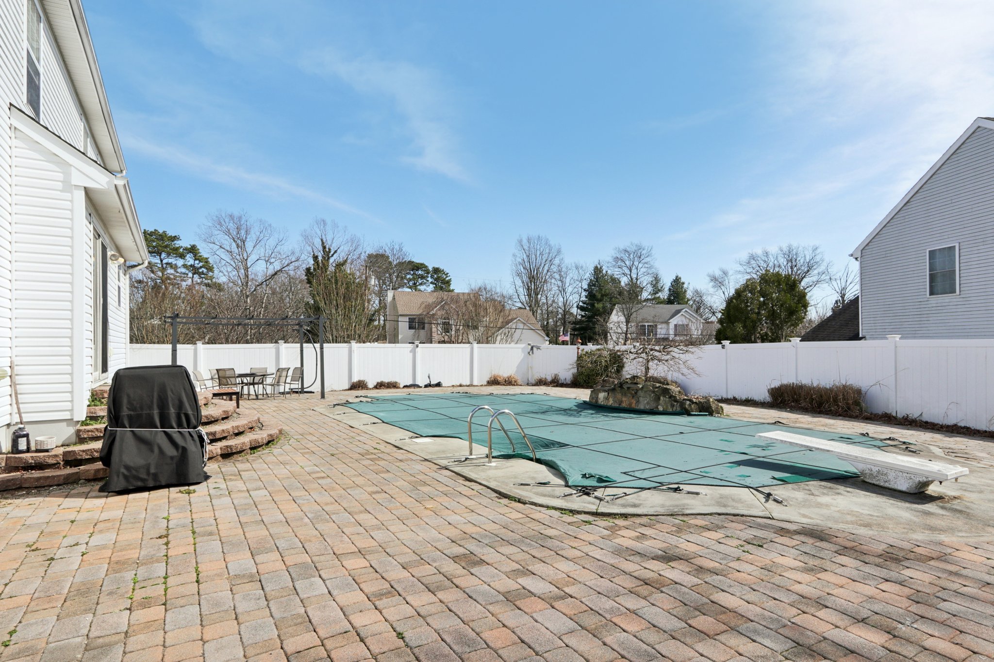 Compass Rd-S2103-052.jpg