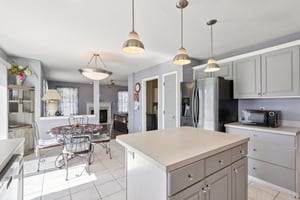 Compass Rd-S2103-019.jpg