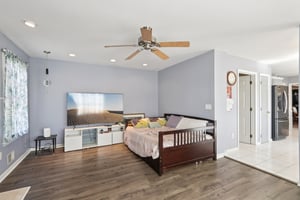 Compass Rd-S2103-028.jpg