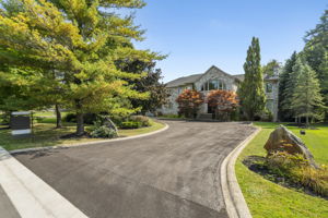 187 Mattucci Ct, Vaughan ON — real estate photography by Amazing Photo Video