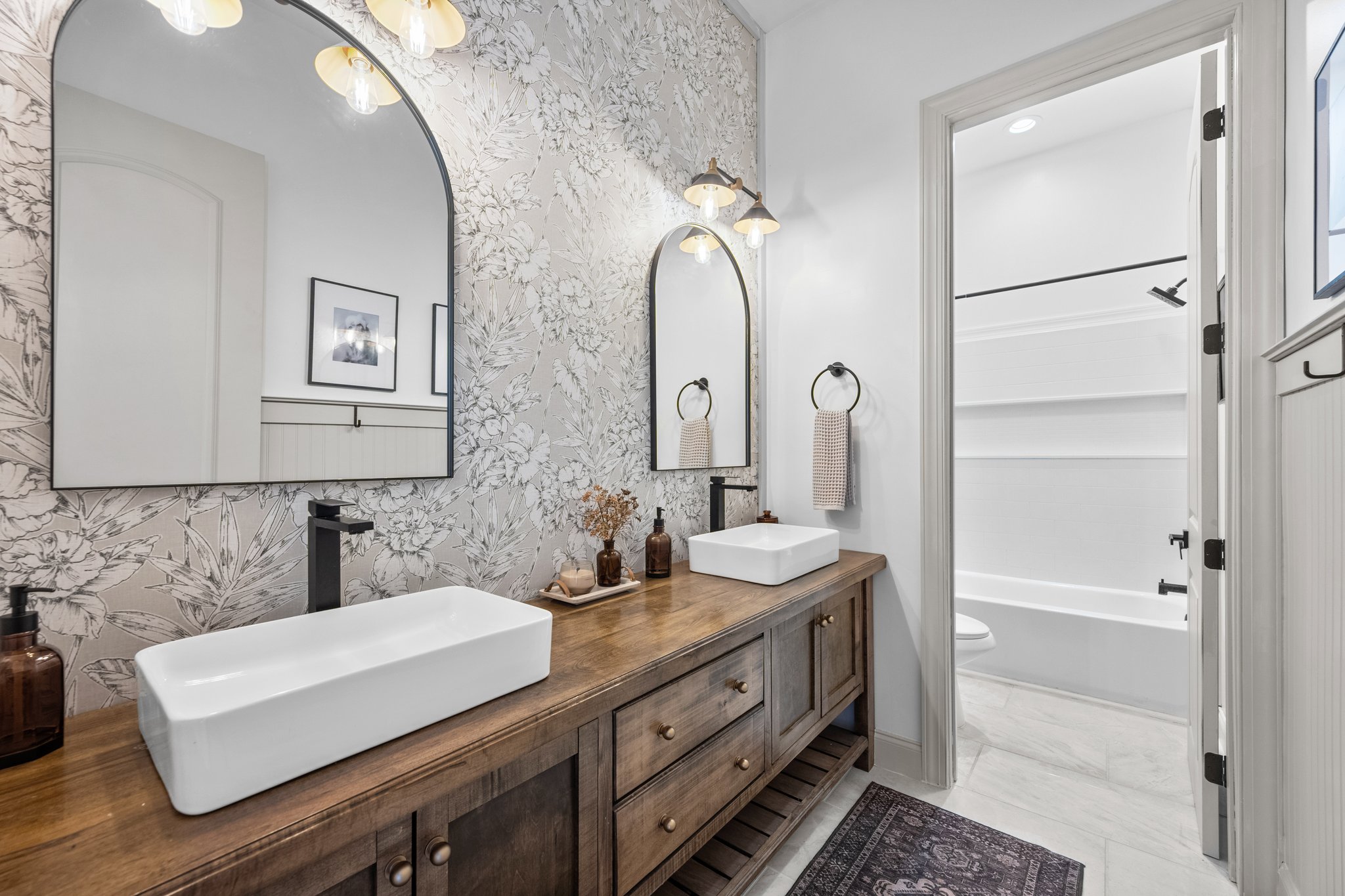 Guest Full Bath