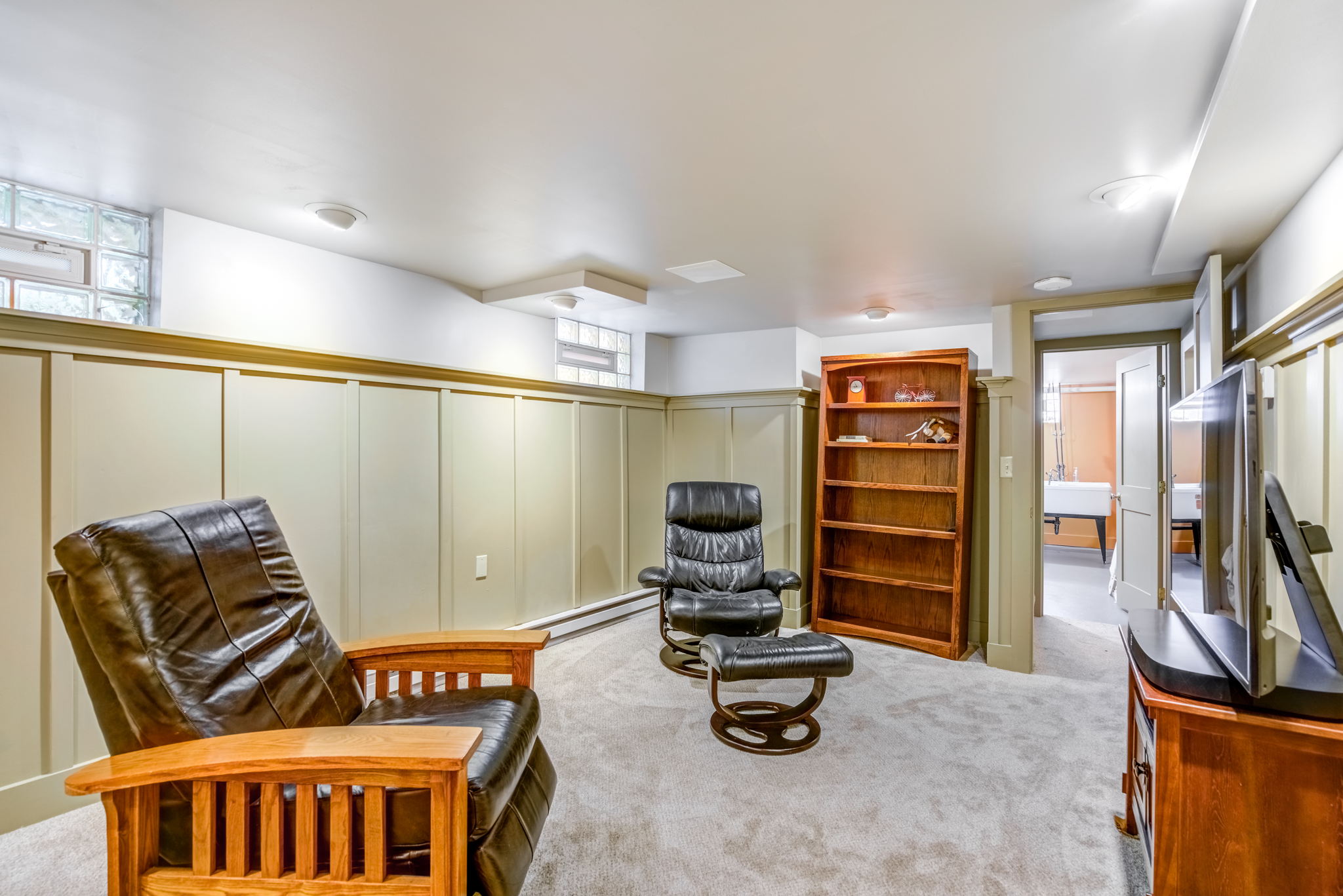 17 Family Room