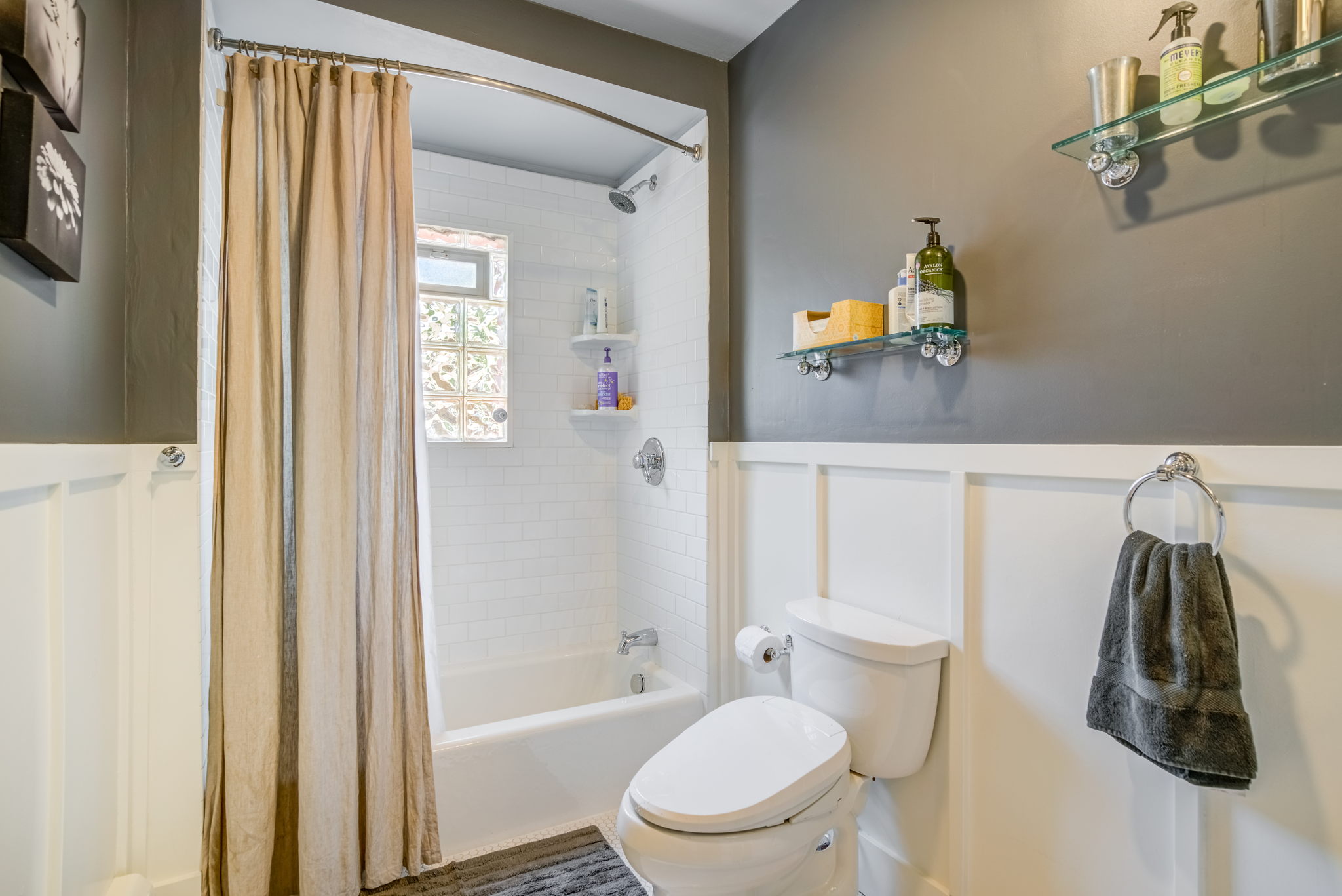 14 Bathroom 2