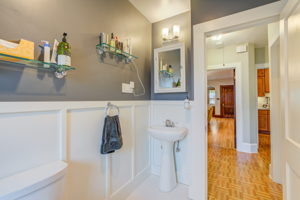 15 Bathroom 2 Vanity