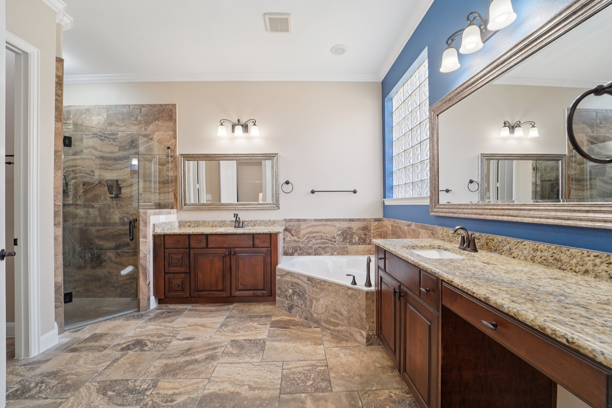 Rend Lake Dr-S1009-026.jpg