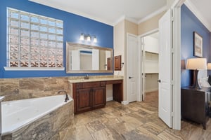 Rend Lake Dr-S1009-025.jpg