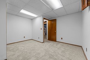  Photo 32