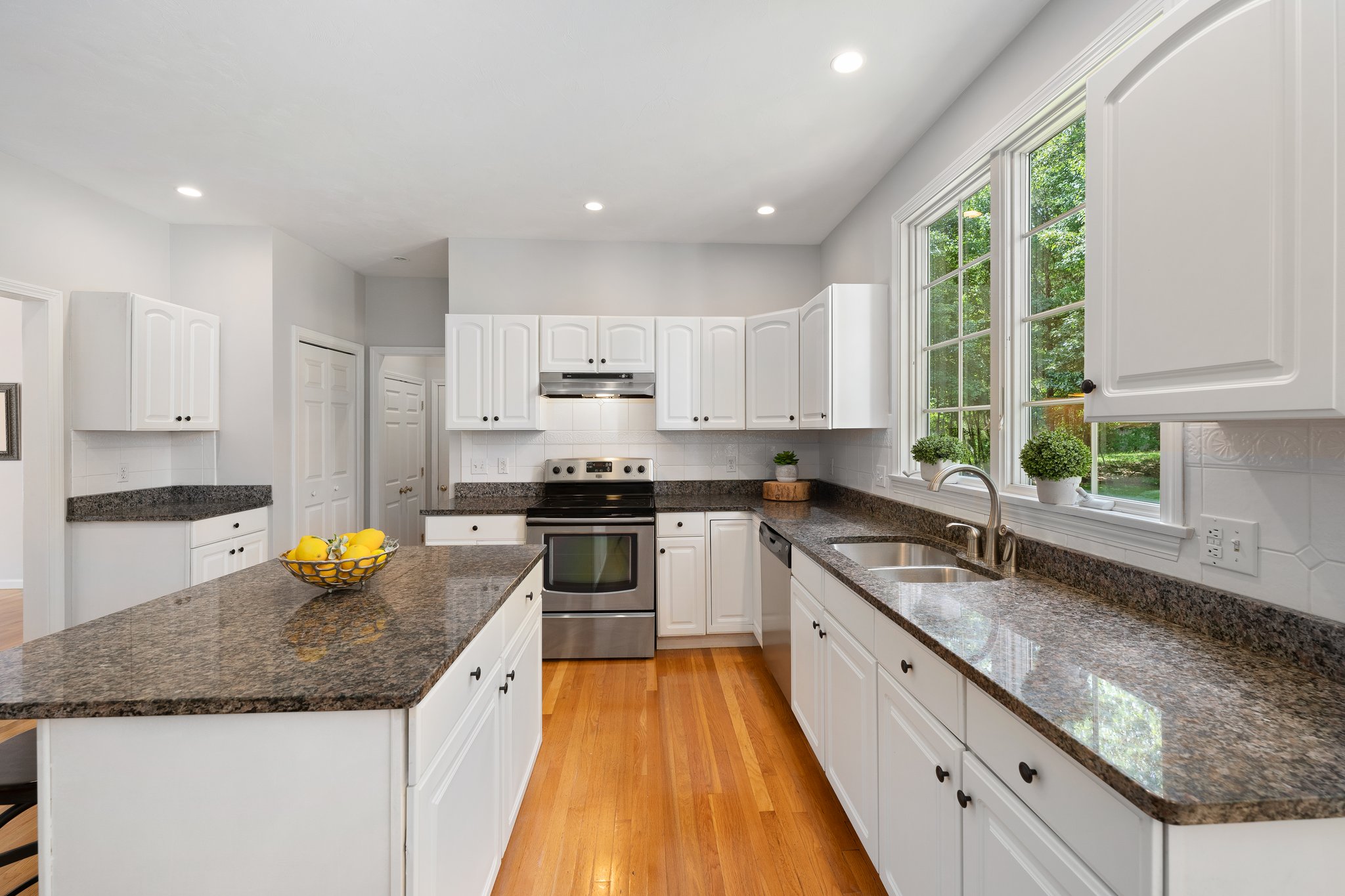 1875 Middle Rd, East Greenwich, RI 02818, USA Photo 13