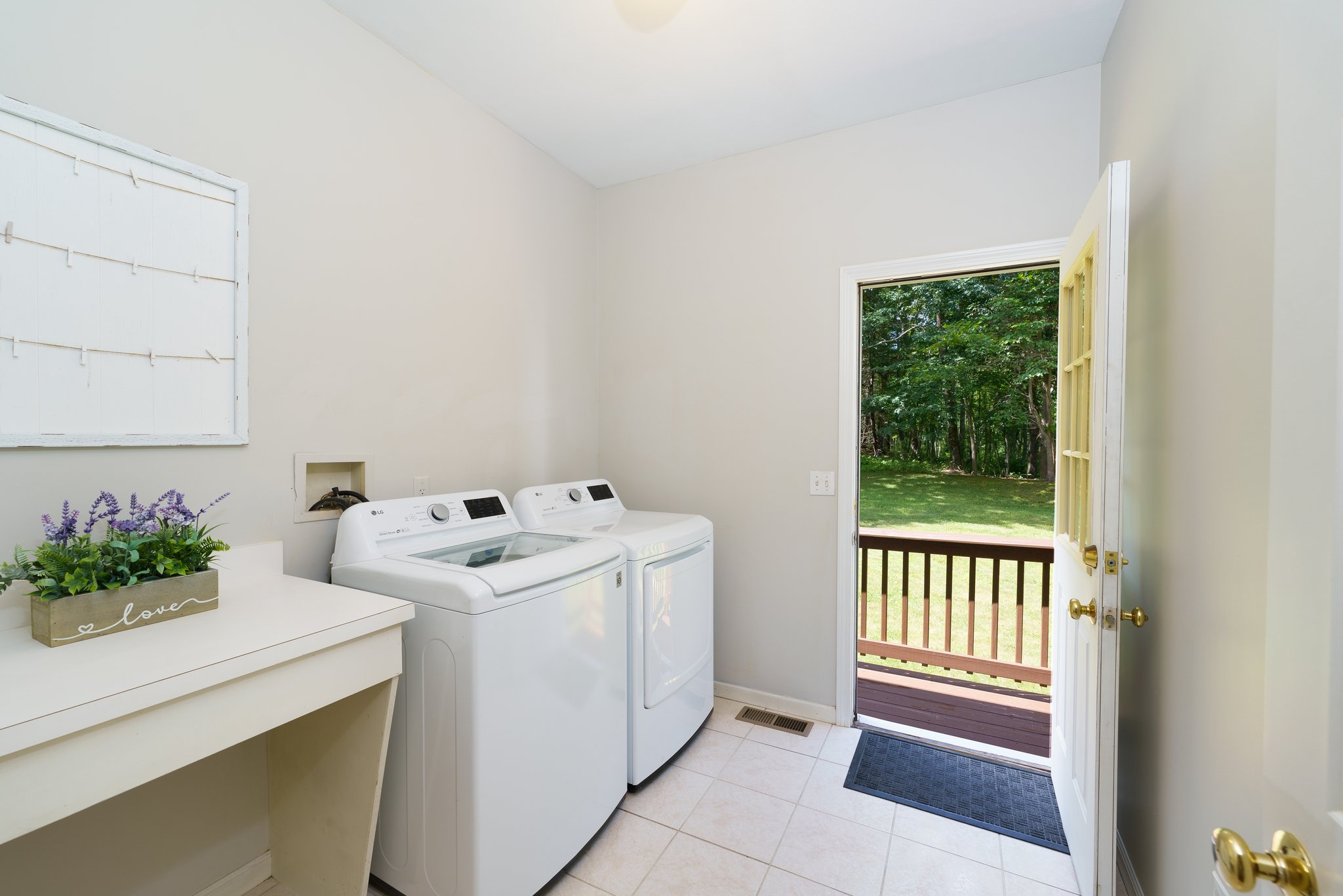 1875 Middle Rd, East Greenwich, RI 02818, USA Photo 22