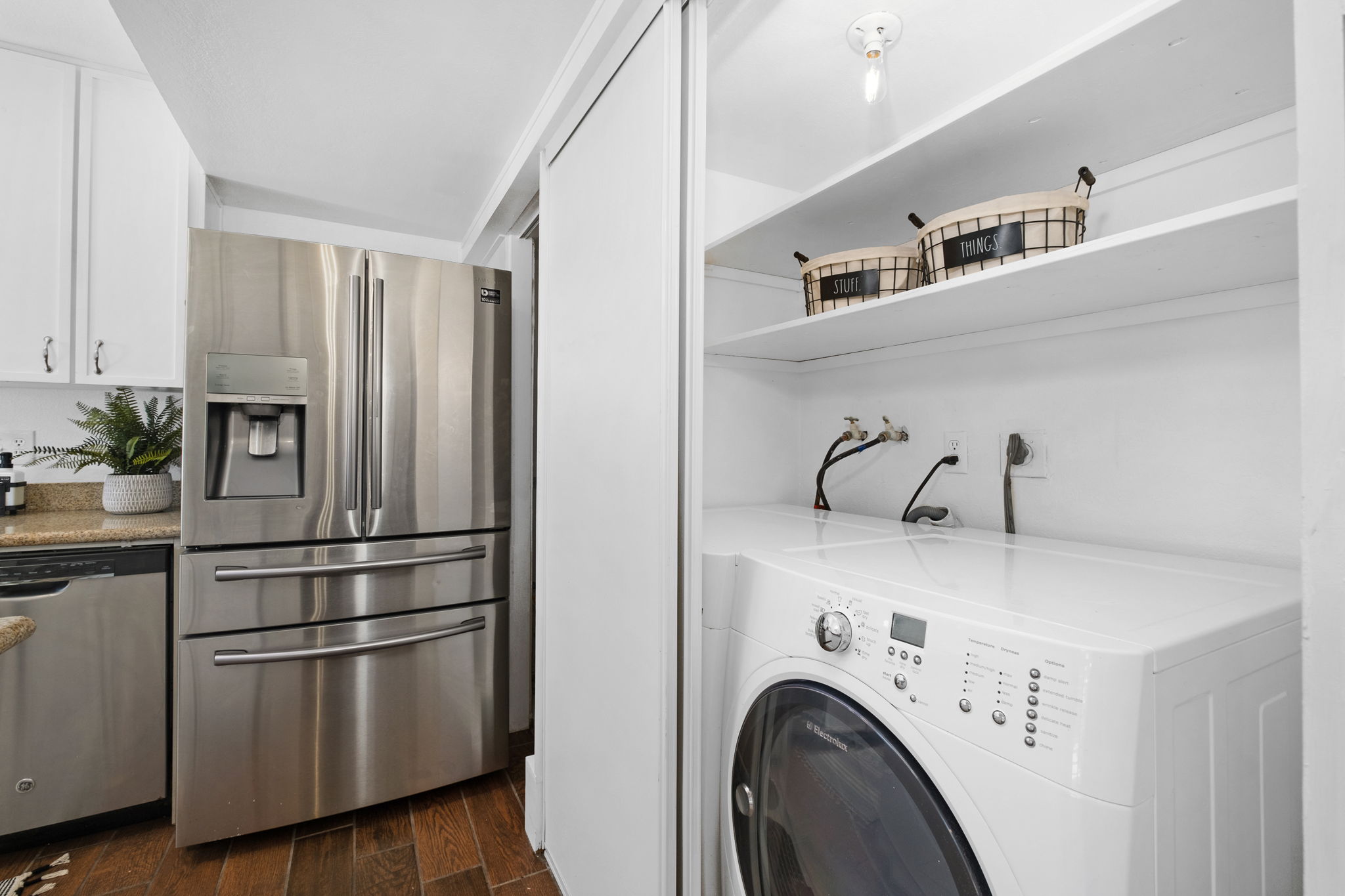 Full-Sized Laundry w/ Shelving!!!