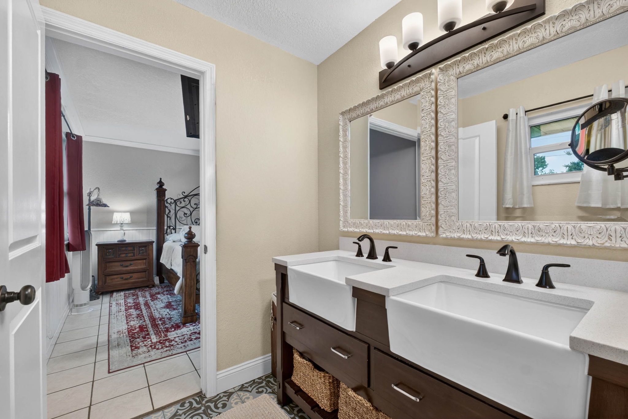  Photo 35
