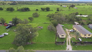  Photo 0
