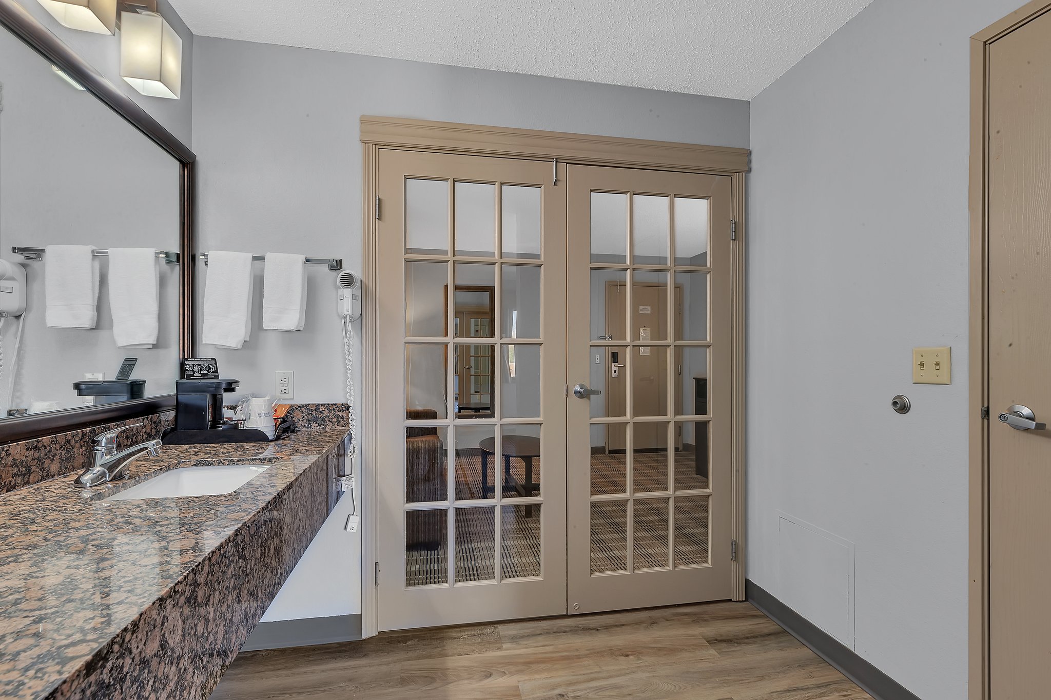  Photo 34