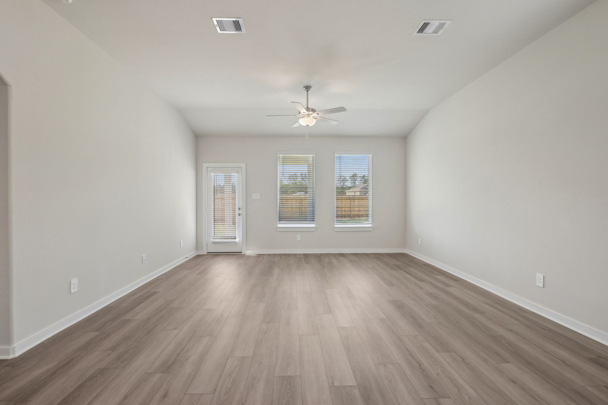 Houston - Landing Meadows - 18772 Bliss Pl, New Caney, TX 77357 - 004