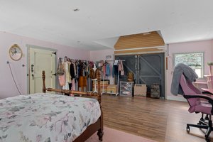  Photo 42