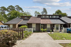 Welcome to 1879 Oak Water Dr