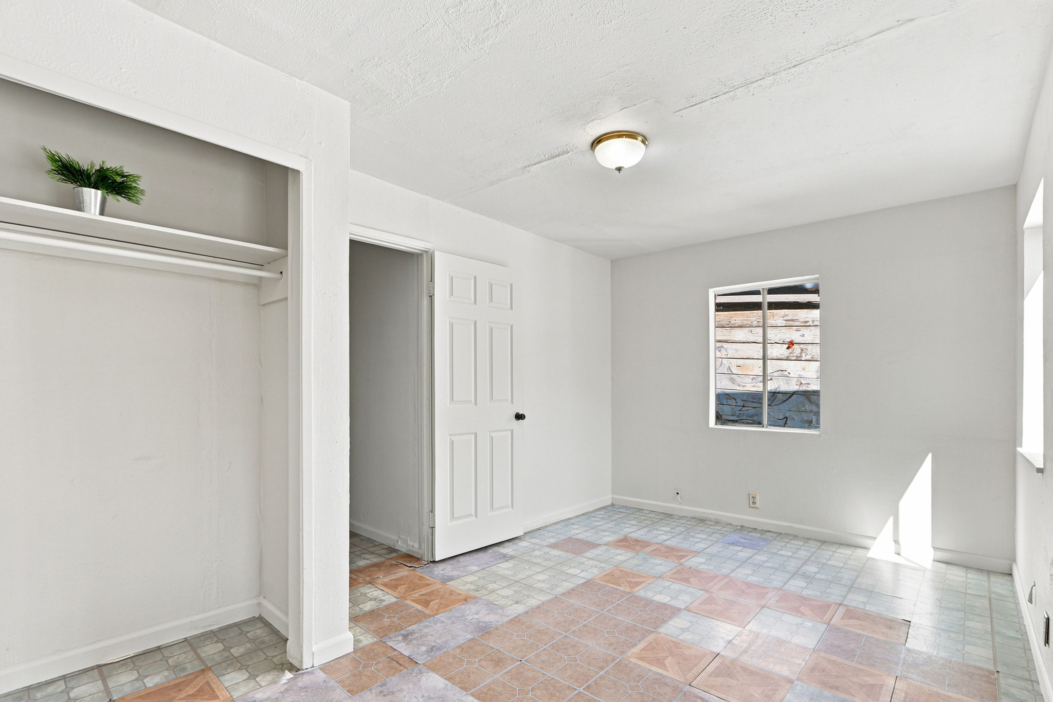 030_F8_188 N 18th St