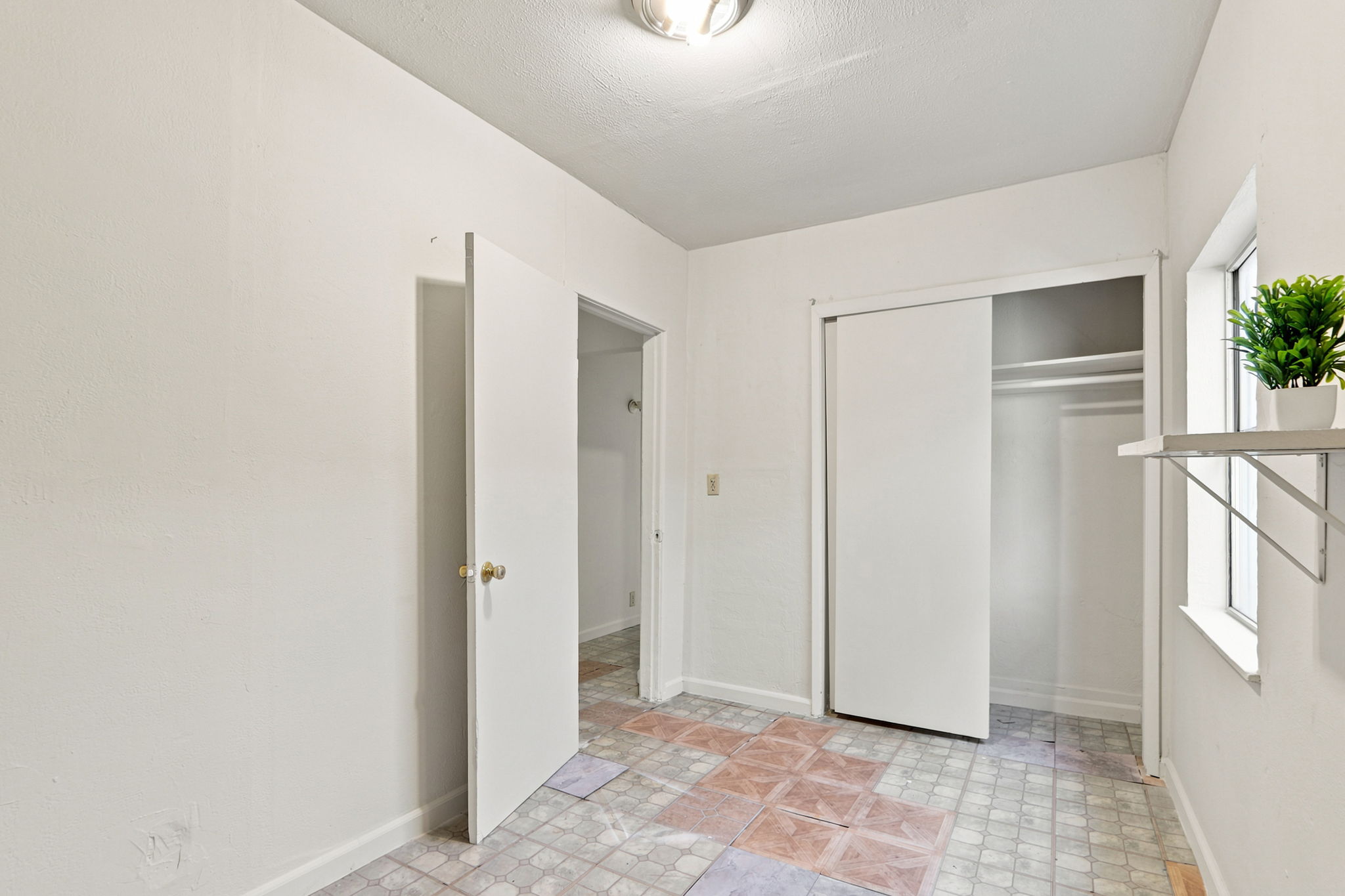 036_F8_188 N 18th St