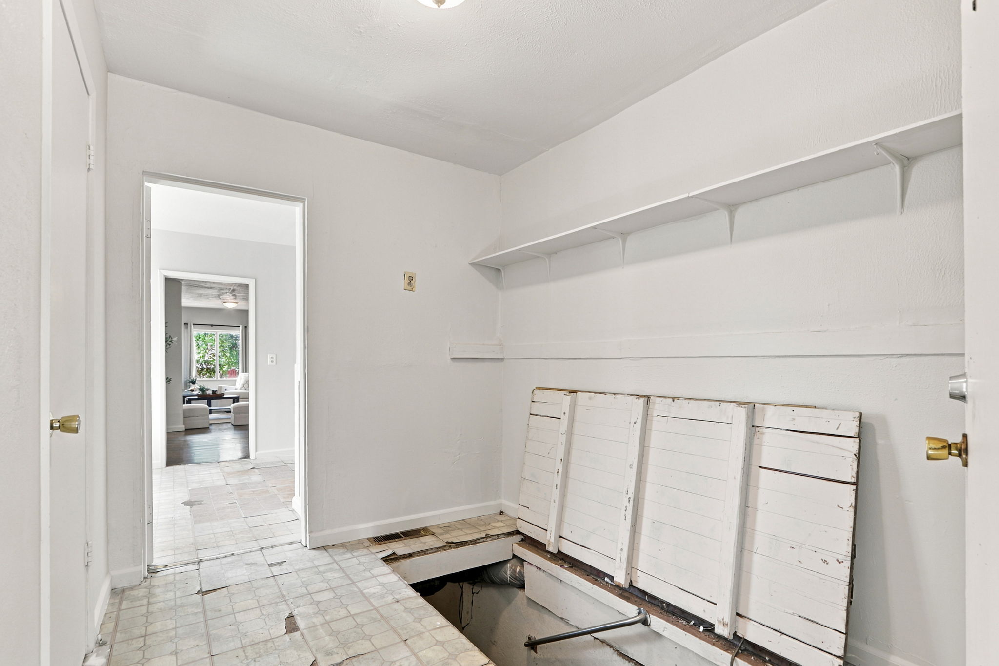 037_F8_188 N 18th St