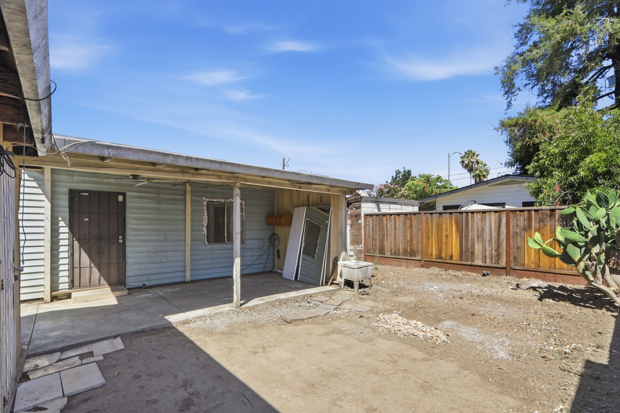 046_F8_188 N 18th St