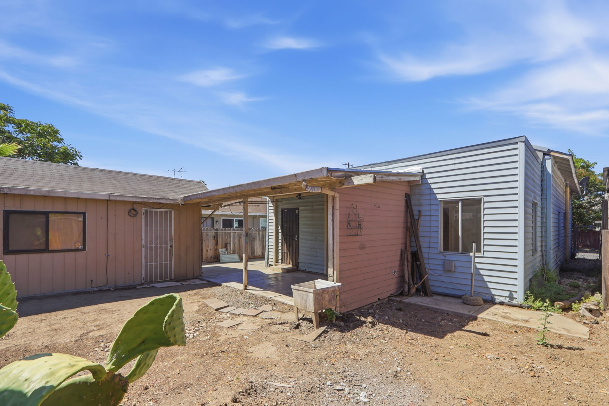 047_F8_188 N 18th St