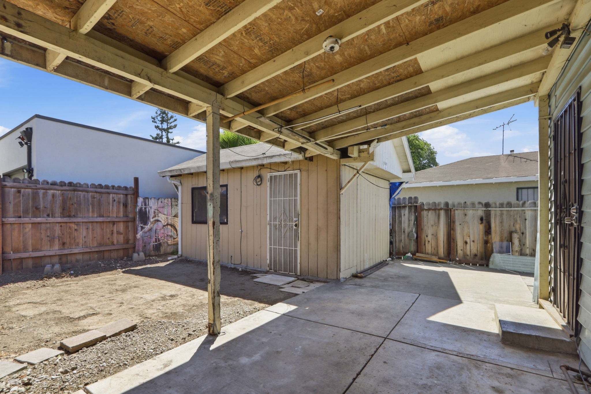 049_F8_188 N 18th St