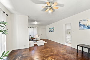 019_F8_188 N 18th St