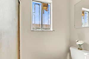 041_F8_188 N 18th St