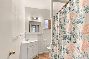042_F8_188 N 18th St