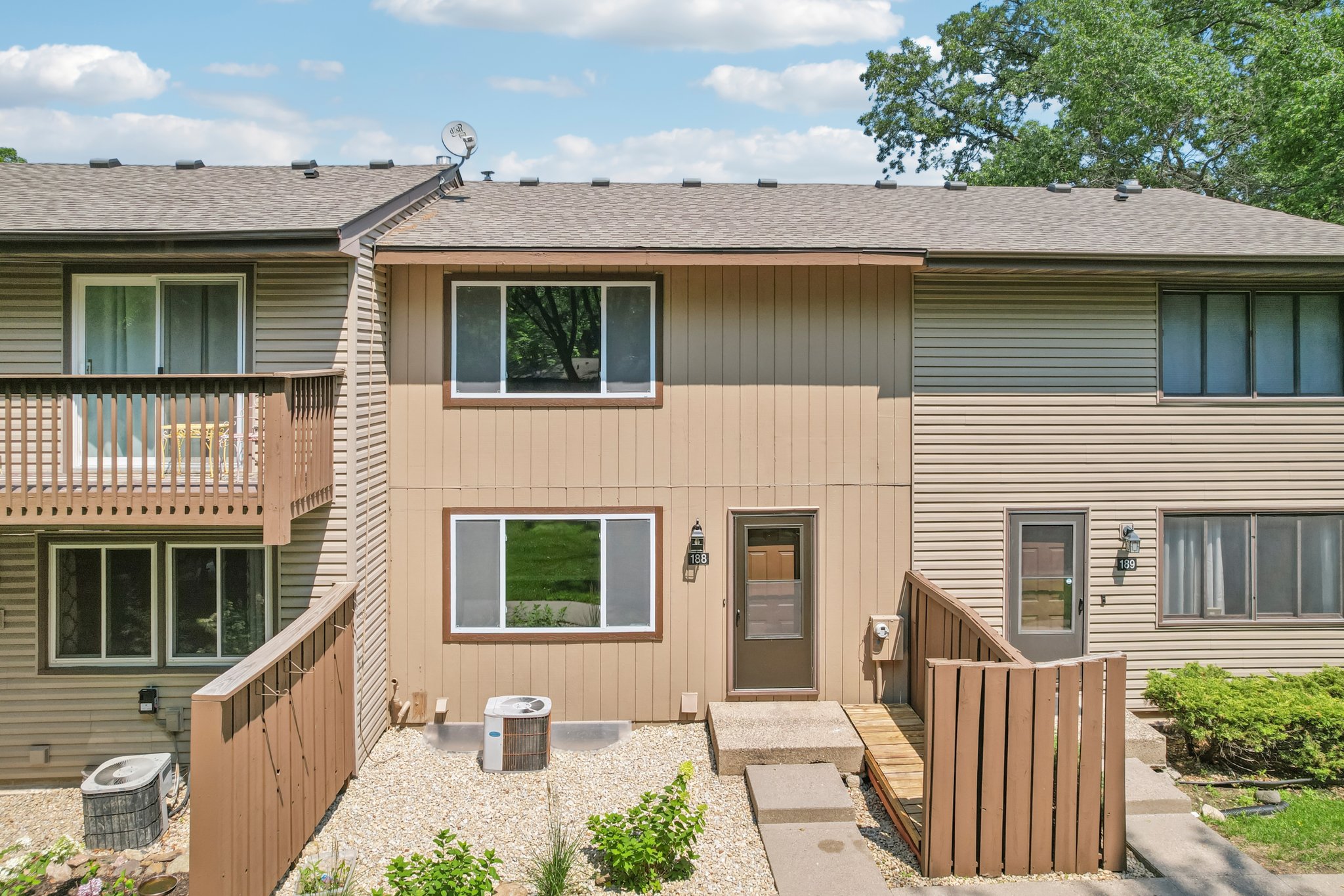 River Woods Ln-S2907-039.jpg