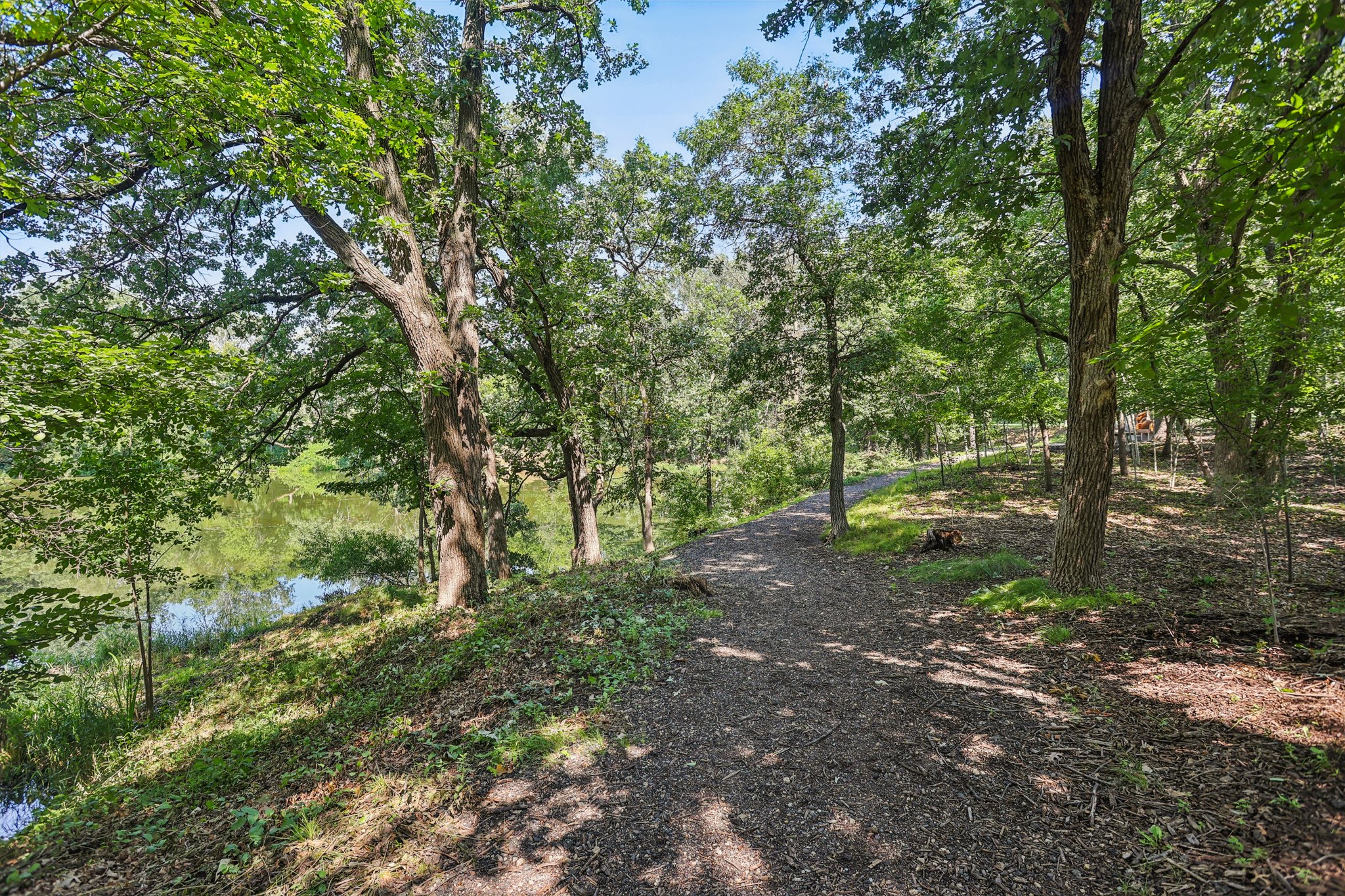 River Woods Ln-2907-911.jpg
