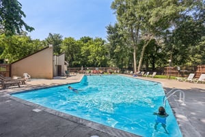 River Woods Ln-2907-905.jpg