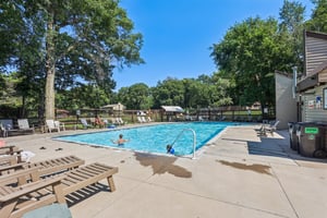 River Woods Ln-2907-909.jpg